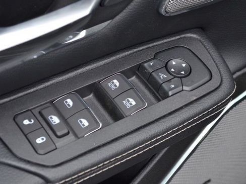 New 2026 RAM 1500 Laramie AWD/4WD image 13