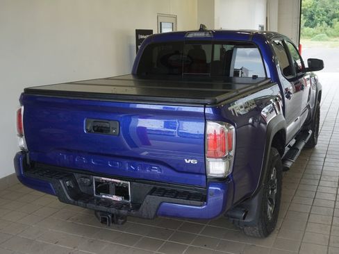 Used 2023 Toyota Tacoma TRD Off-Road w/ Advanced Technology Package AWD/4WD image 14