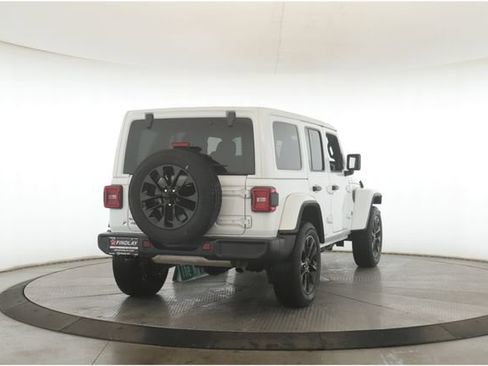 Used 2025 Jeep Wrangler Unlimited Sahara w/ Safety Group image 7