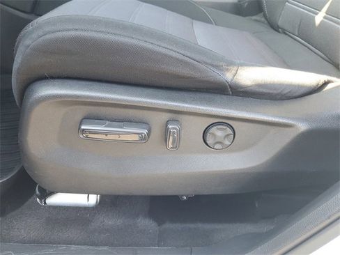 Used 2018 Honda CR-V EX image 15