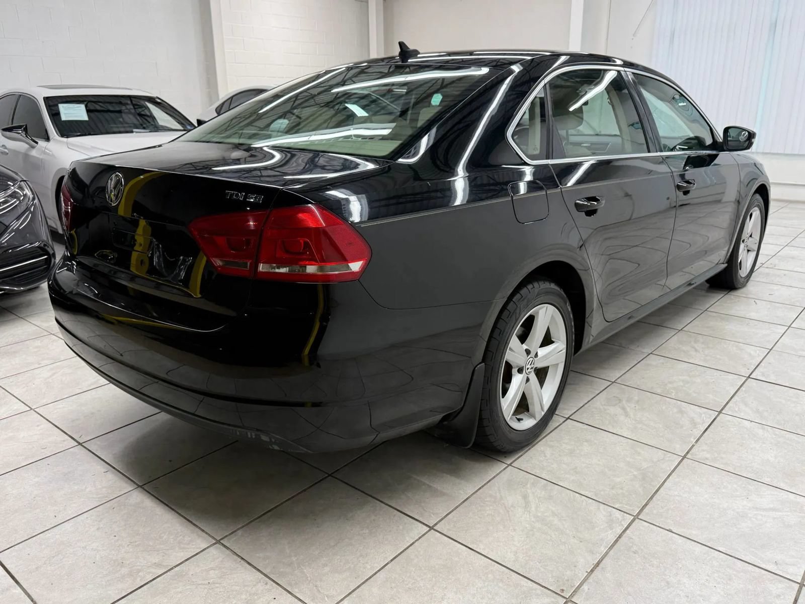 Used 2013 Volkswagen Passat TDI SE FWD image 9