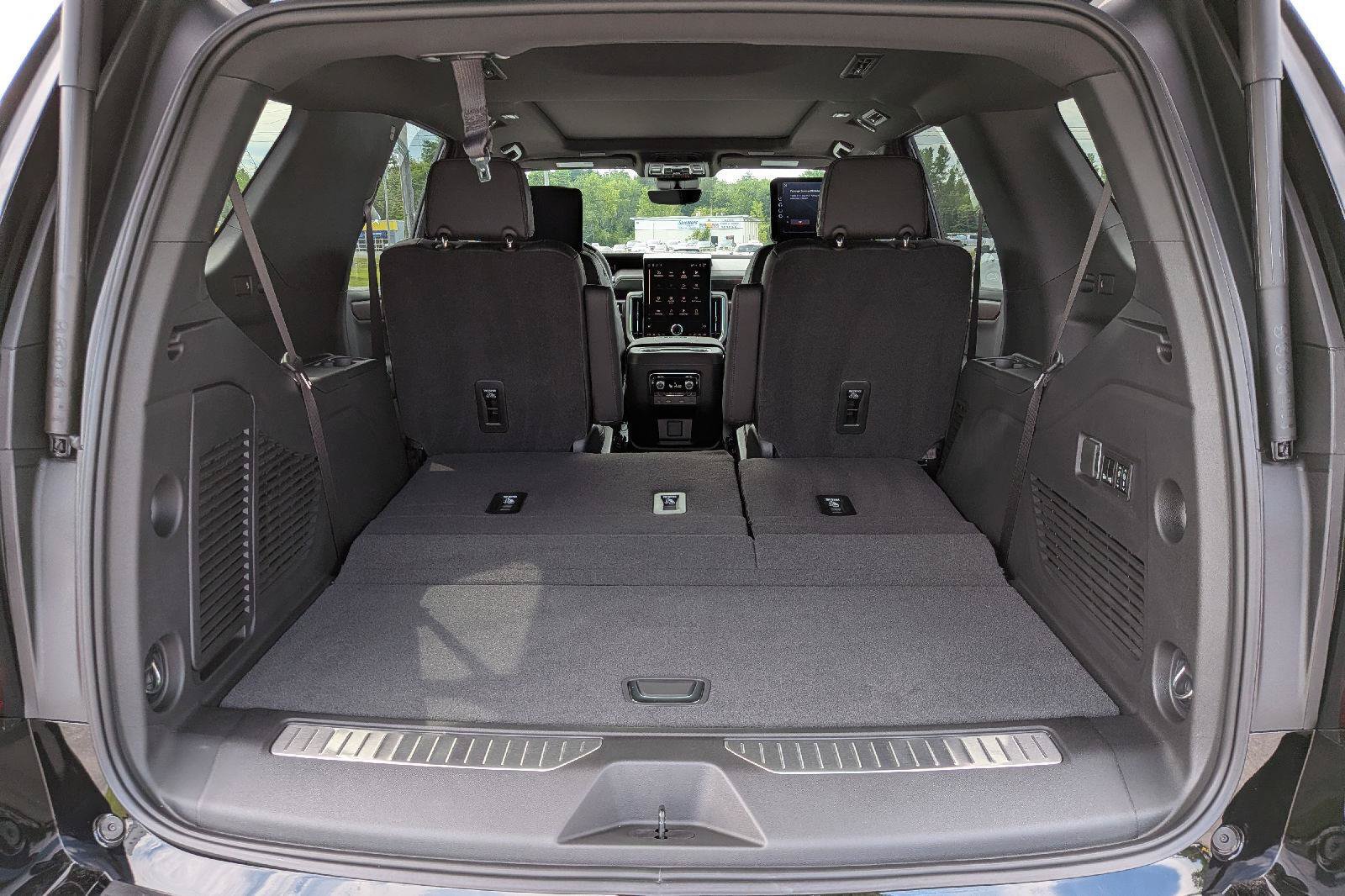 New 2026 GMC Yukon Denali w/ Denali Reserve Package AWD/4WD image 10