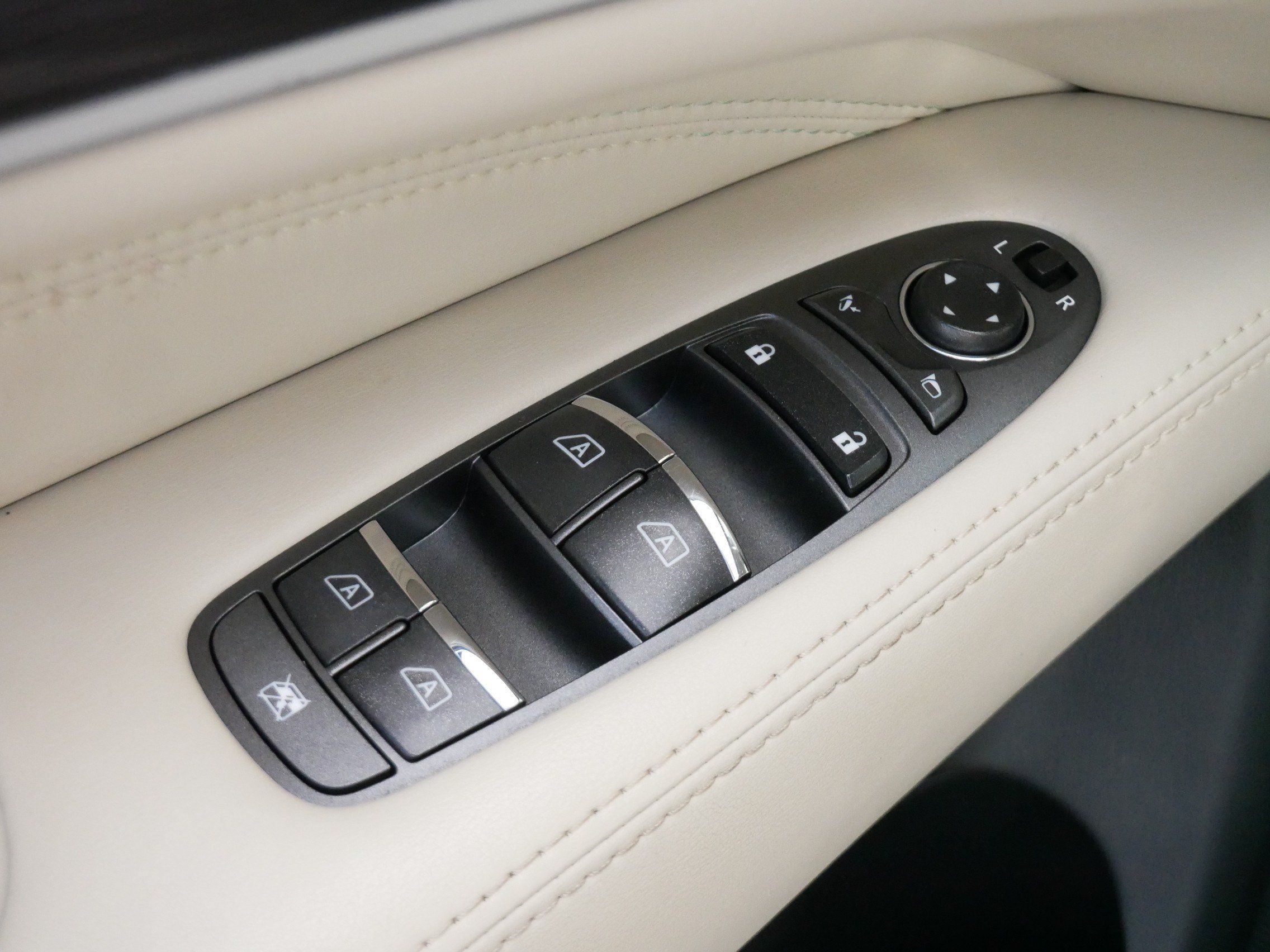 Used 2017 INFINITI QX60 Luxe AWD/4WD image 19