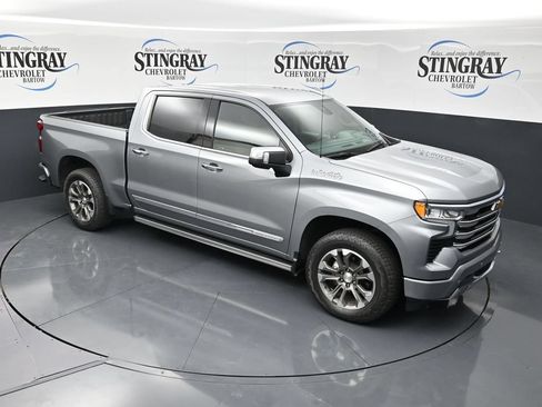 Used 2024 Chevrolet Silverado 1500 High Country w/ Technology Package AWD/4WD image 21