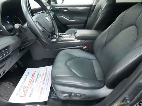 Used 2021 Toyota Highlander Limited image 14