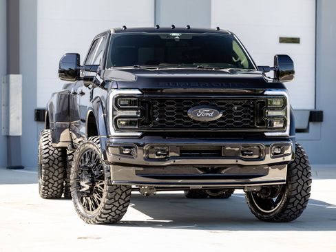 Used 2025 Ford F450 Platinum AWD/4WD image 3