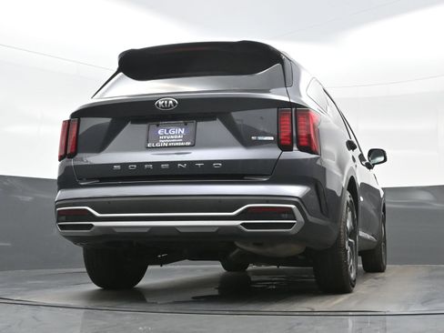 Used 2021 Kia Sorento S image 33