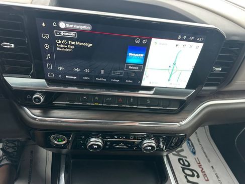 Used 2023 GMC Sierra 1500 SLT image 8