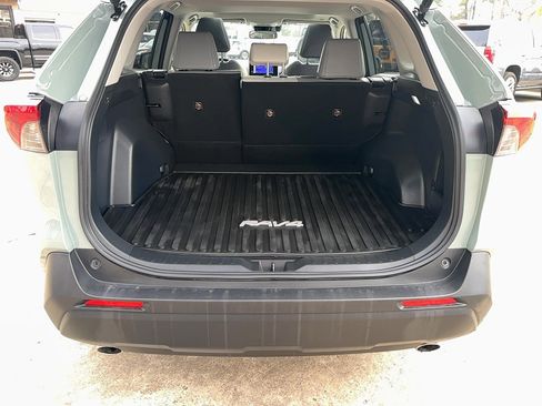 Used 2023 Toyota RAV4 XLE Premium image 9