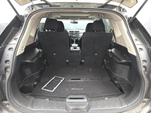 Used 2017 Nissan Rogue SV FWD image 12