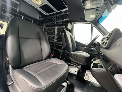 Used 2022 Mercedes-Benz Sprinter 144 Cargo image 22