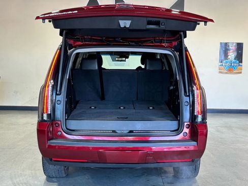 Used 2017 Cadillac Escalade Premium Luxury image 9