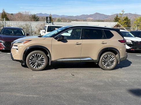 Used 2024 Nissan Rogue Platinum w/ Platinum Premium Package image 4