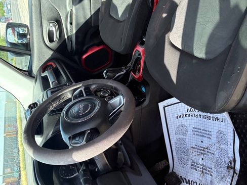 Used 2016 Jeep Renegade Trailhawk AWD/4WD image 24