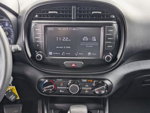 Used 2022 Kia Soul LX image 16