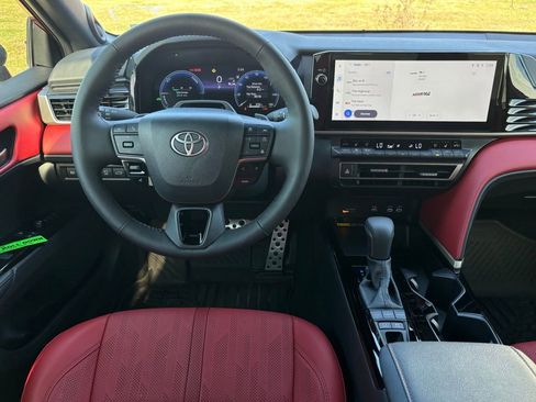 Used 2026 Toyota Camry XSE w/ Premium Plus Package image 9