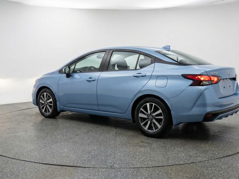 Used 2025 Nissan Versa SV image 6