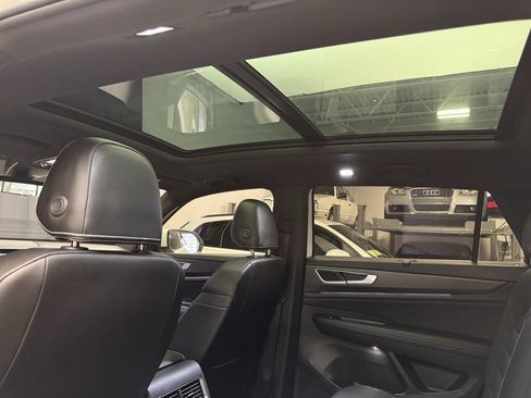 Used 2024 Volkswagen Atlas Cross Sport SEL R-Line image 23