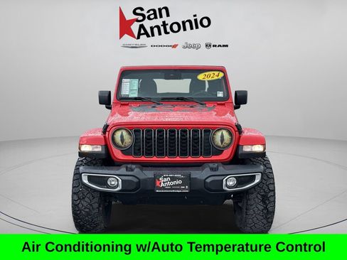 Used 2024 Jeep Gladiator Sport AWD/4WD image 5