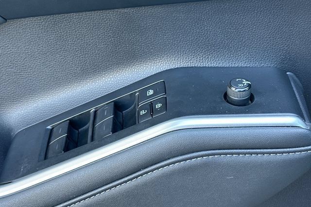 Used 2023 Toyota Highlander XSE AWD/4WD image 14