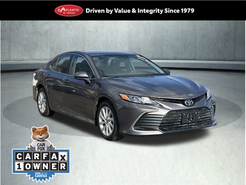 Certified 2024 Toyota Camry LE image 1