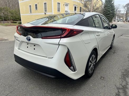 Used 2020 Toyota Prius Prime LE image 9