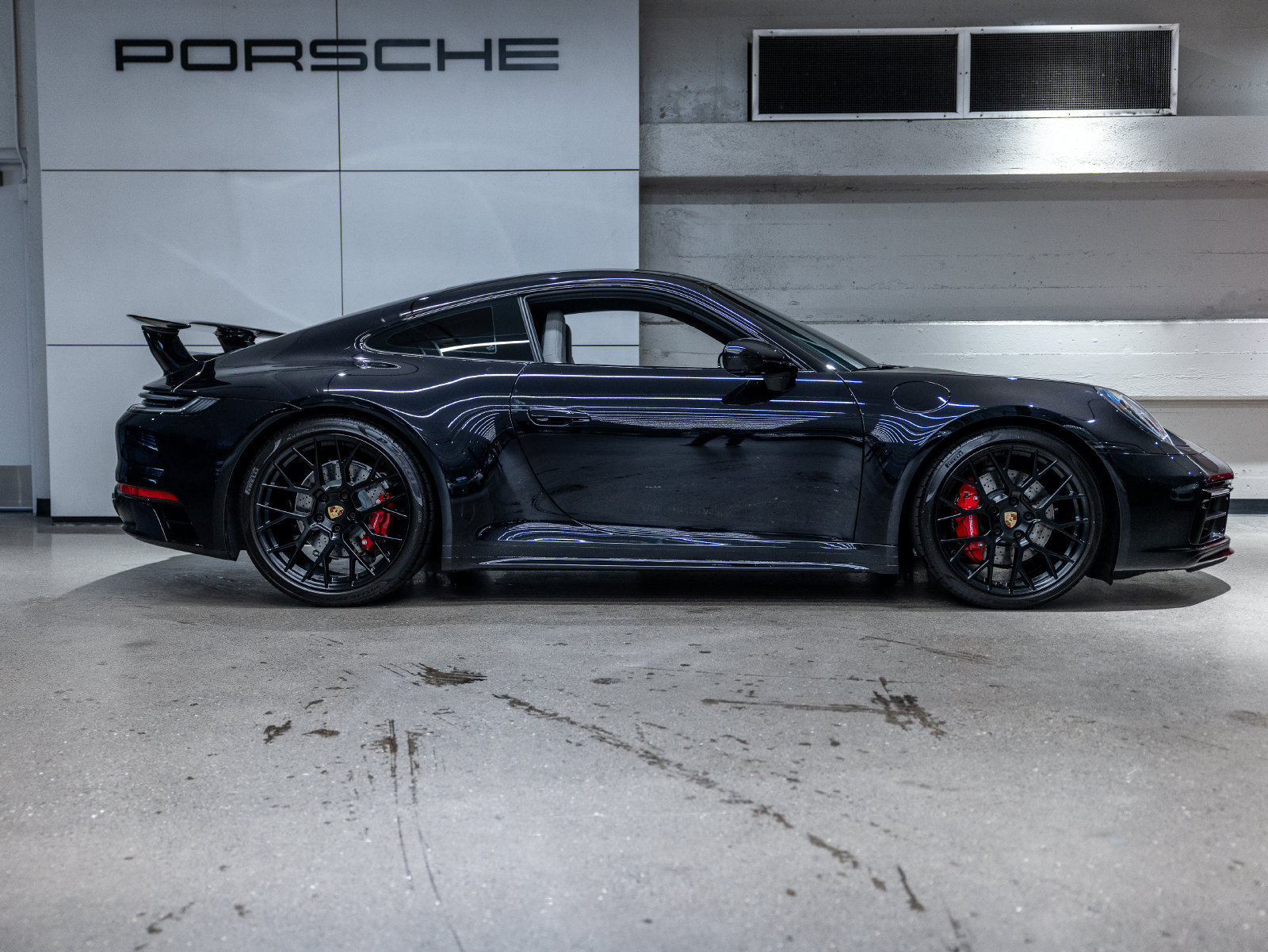 Certified 2024 Porsche 911 Carrera S RWD image 9