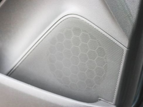 Certified 2022 Chevrolet Trax LT w/ LT Convenience Package image 39