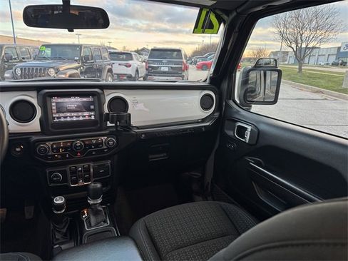 Used 2021 Jeep Wrangler Unlimited Islander image 16