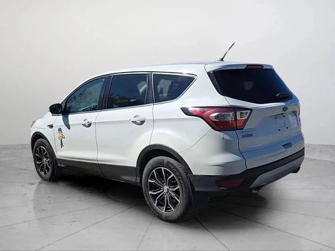 Used 2017 Ford Escape SE w/ SE Cold Weather Package AWD/4WD image 24