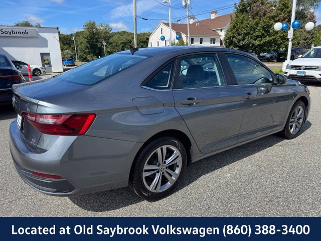 Certified 2024 Volkswagen Jetta SE FWD image 5