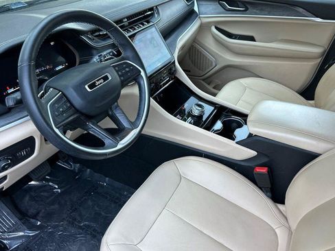 Used 2022 Jeep Grand Cherokee L Limited AWD/4WD image 10