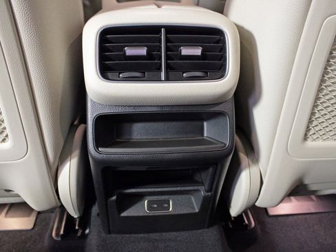 Certified 2026 Mercedes-Benz GLE 450 4MATIC image 31