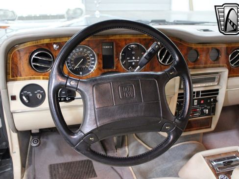 Used 1990 Rolls-Royce Silver Spur image 25