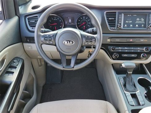 Used 2021 Kia Sedona LX image 12