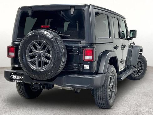 Used 2024 Jeep Wrangler Unlimited Sport AWD/4WD image 2