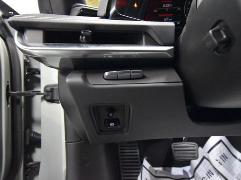 Used 2024 Chevrolet Corvette Stingray Preferred Cpe w/ Battery Protection Package image 7