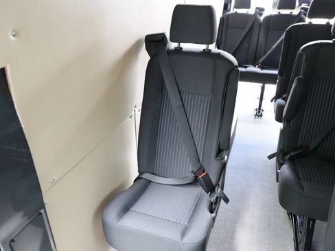 Used 2022 Mercedes-Benz Sprinter 4500 w/ Parking Package image 40