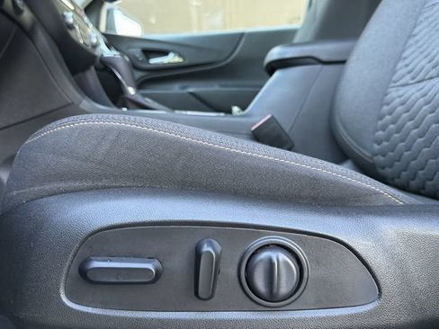Used 2021 Chevrolet Equinox LT FWD image 16