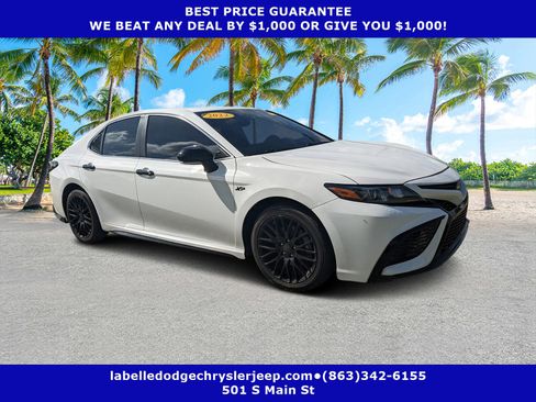 Used 2022 Toyota Camry SE image 1