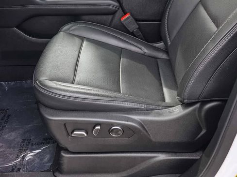 Used 2025 GMC Yukon Denali image 19