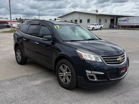 Used 2017 Chevrolet Traverse LT AWD/4WD image 2
