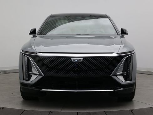 Used 2024 Cadillac Lyriq Luxury RWD image 2