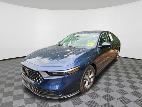 Used 2024 Honda Accord EX image 2