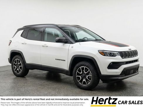 Used 2025 Jeep Compass Trailhawk AWD/4WD image 1