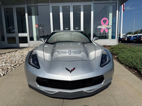 Used 2016 Chevrolet Corvette Z06 w/ 3LZ Preferred Equipment Group RWD image 2