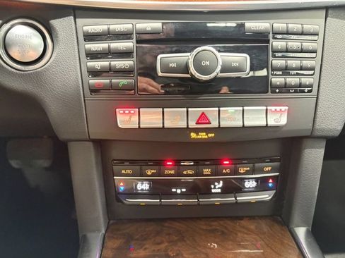 Used 2015 Mercedes-Benz E 350 4MATIC Wagon image 20