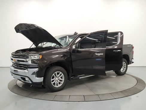 Used 2020 Chevrolet Silverado 1500 LTZ w/ LTZ Plus Package AWD/4WD image 11