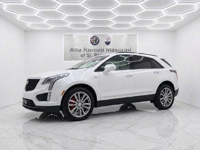 Used 2023 Cadillac XT5 Sportv w/ Technology Package AWD/4WD image 2