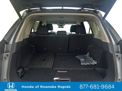 Used 2024 Nissan Rogue SV AWD/4WD image 19